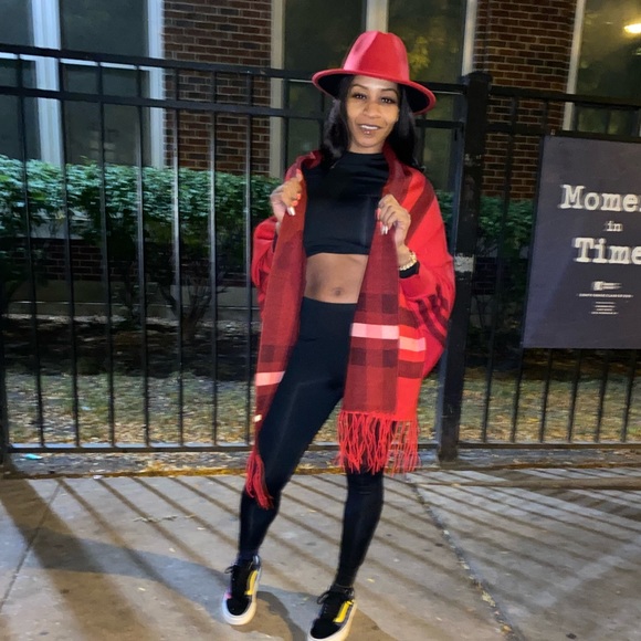 Stylish Red Shawl - Picture 6 of 15